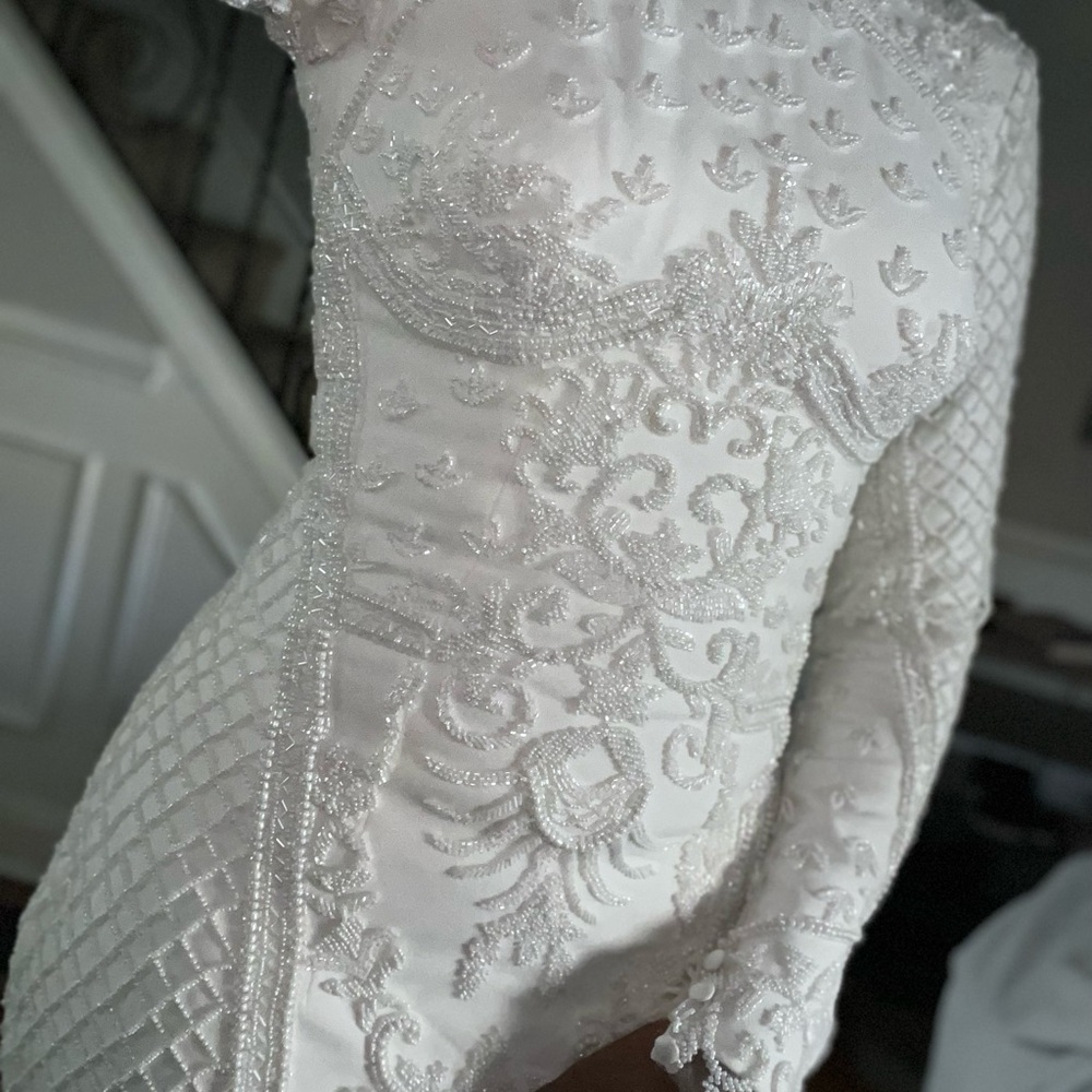 New Pic & Video added*** Zian Couture custom made wedding dress. - Picture 6 of 12